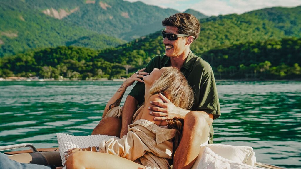 Roteiro Romance em Alto Mar Abraão Tour Ilha Grande Passeios de Lancha Trilhas e muito mais