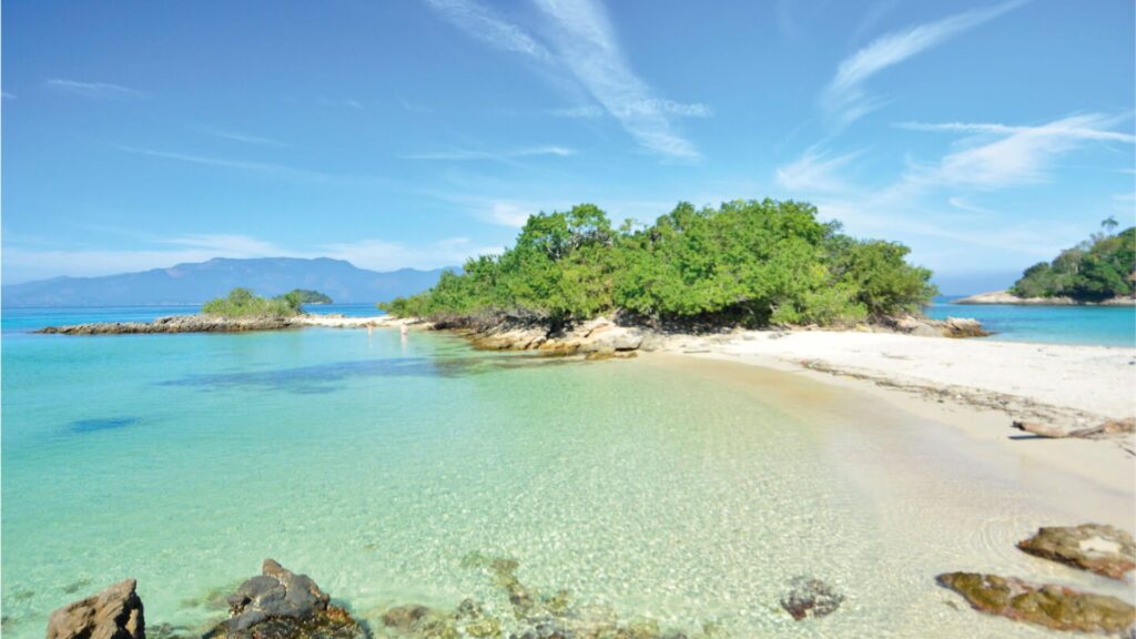 Passeio Bate Volta em um dia Rio Angra Rio Abraão Tour Ilha Grande Passeios de Lancha Trilhas e muito mais