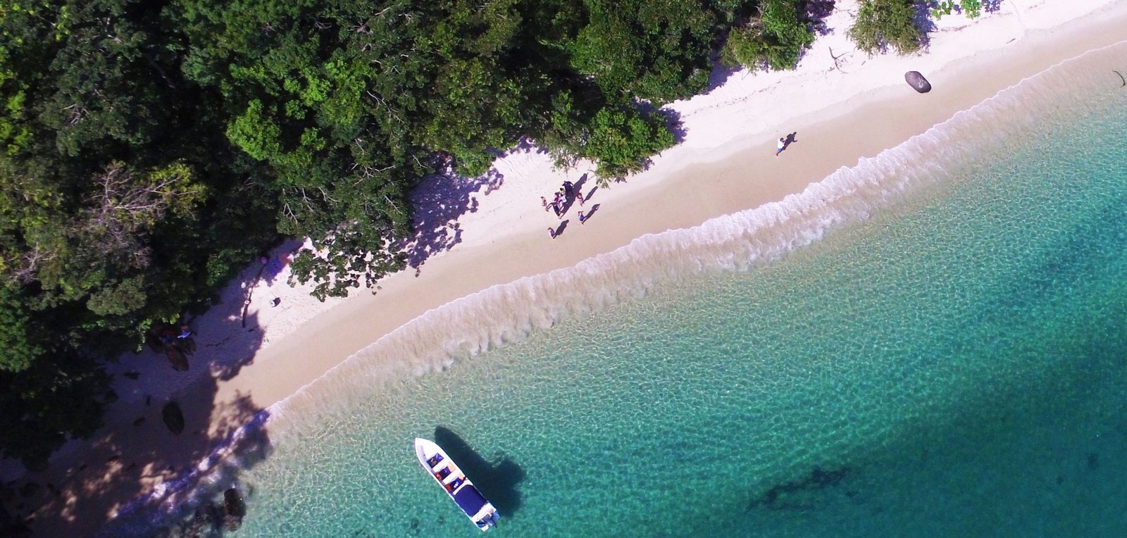 Grumixama - Gruta do Acaiá - Passeio de Lancha na Ilha Grande Angra dos Reis Abraão Tour (2)