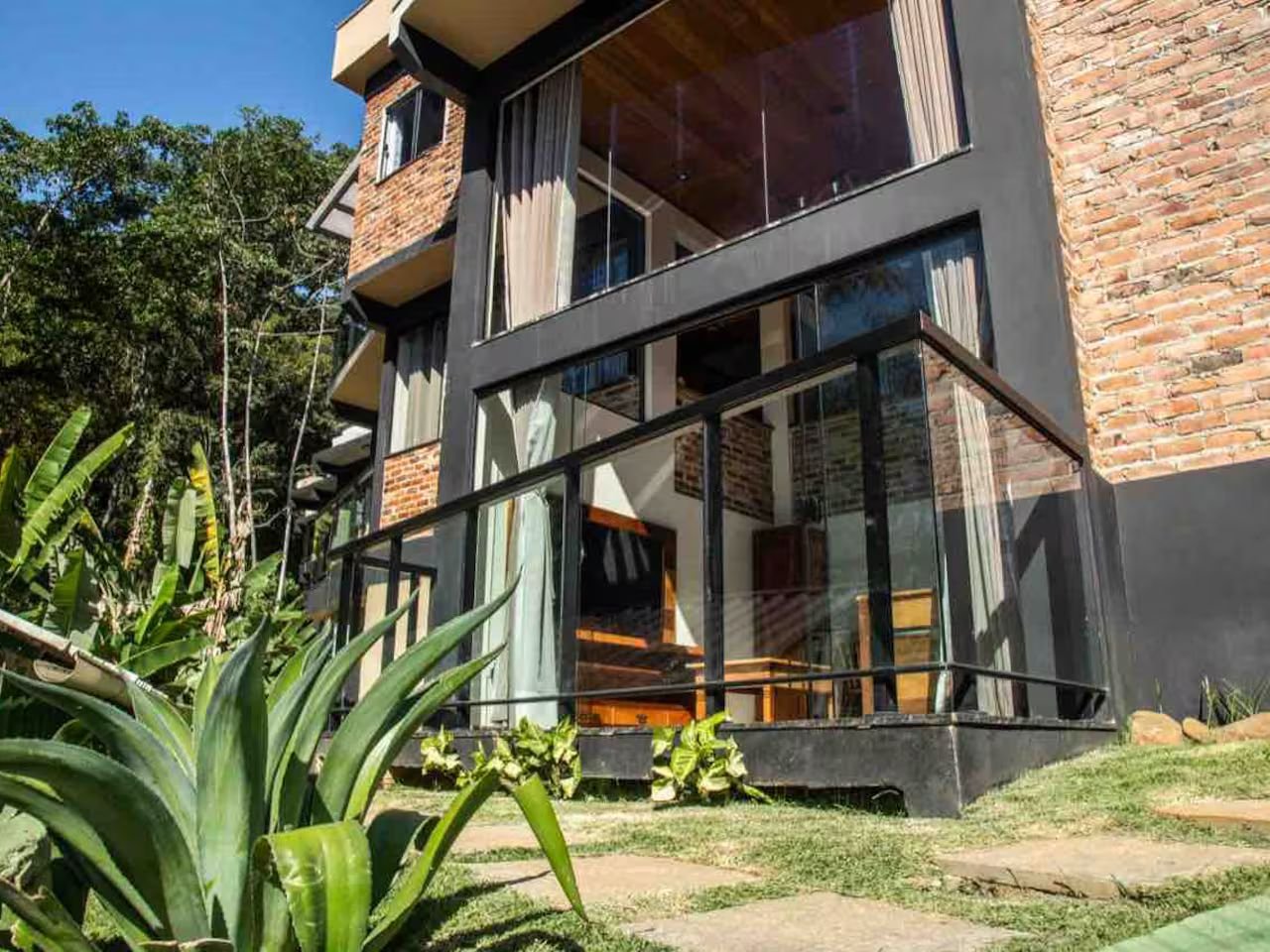 Casa Boutique Rústica com Vista Panorâmica