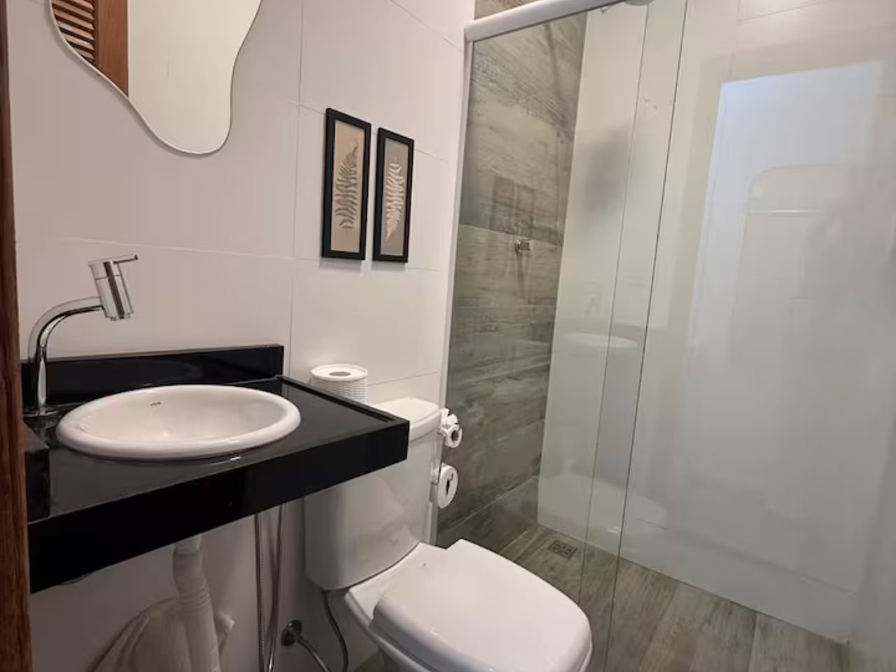 Suítes Aconchegantes com Opções de Cozinha