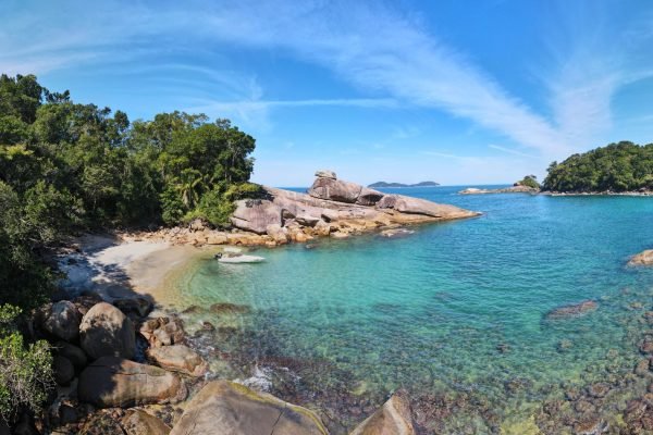 Caxadaço – Volta à Ilha – Ilha Grande Passeio de Lancha na Ilha Grande Angra dos Reis Abraão Tour