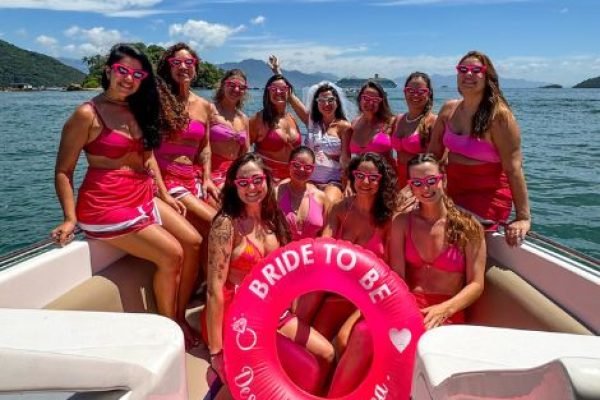 Passeio Despedida de Solteira, Ilha Grande – Angra dos Reis Abraão Tour (2)