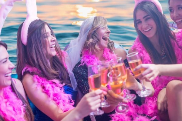 Passeio Despedida de Solteira, Ilha Grande – Angra dos Reis Abraão Tour (3)