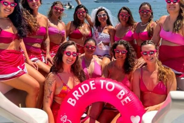 Passeio Despedida de Solteira, Ilha Grande – Angra dos Reis Abraão Tour