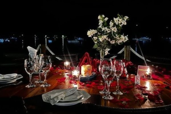 Passeio Jantar Romântico no Saco do Céu, Ilha Grande – Angra dos Reis Abraão Tour