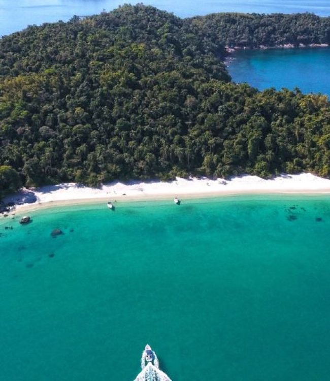Praia do Dentista Passeio de Lancha na Ilha Grande Angra dos Reis Abraão Tour