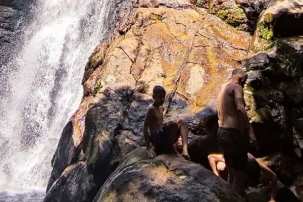 Trilha Cachoeira da Feiticeira Ilha Grande Angra dos Reis Abraão Tour (4)