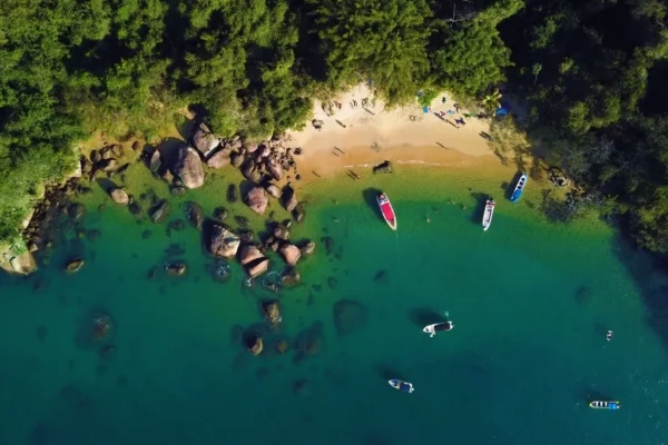 Trip Feiticeira em Ilha Grande – Lagoa Secreta, Saco do Céu e Praia da Feiticeira – Abraão Tour (2)