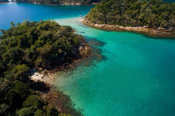 lagoa-azul-min_5b4242ce-1501-4a12-aff3-c37f89b266c3_1900x